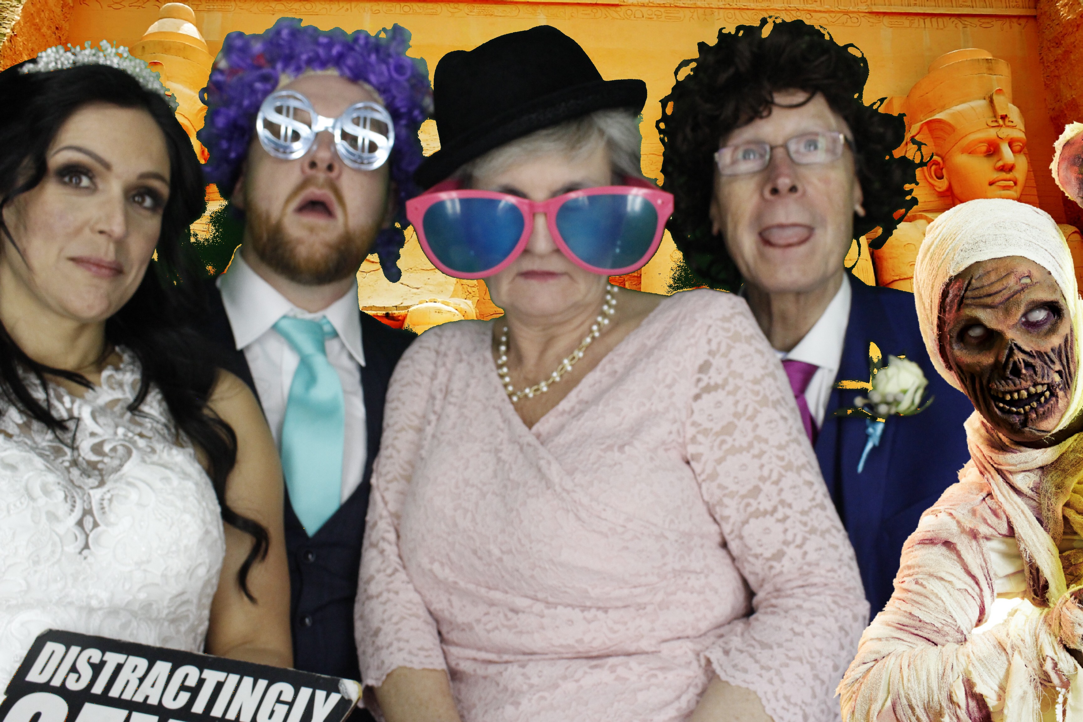 Mr & Mrs Mills | View more photos from the event at gallery.myphotoboothexperience.co.uk/u/MyPhotoBoothExperienceLtd/Mr-Mrs-Mills